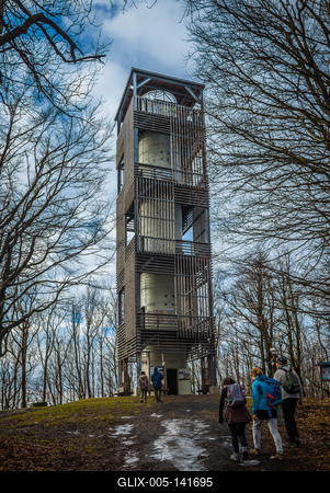 Csóványosi kilátó a Börzsönyben-stock-foto