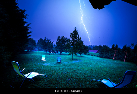 Vihar a Káli-medencében-stock-foto