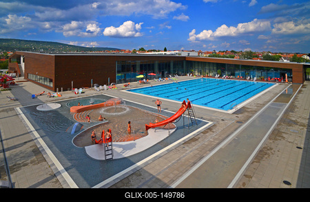 Budaörs, Városi Uszoda és Sportcsarnok-stock-foto
