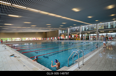 Budaörs, Városi Uszoda és Sportcsarnok-stock-foto