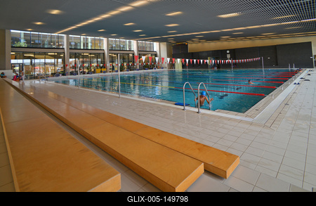 Budaörs, Városi Uszoda és Sportcsarnok-stock-foto