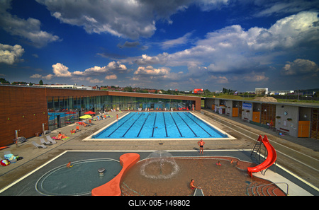 Budaörs, Városi Uszoda és Sportcsarnok-stock-foto