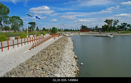 Budapest, 2008-08-17.  A Kopaszi gát a Duna parton-stock-foto