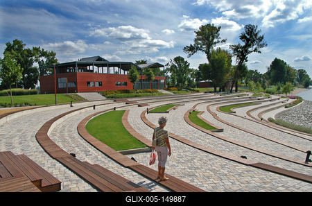 Budapest, 2008-08-17.  A Kopaszi gát a Duna parton-stock-foto