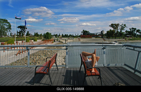 Budapest, 2008-08-17.  A Kopaszi gát a Duna parton-stock-foto