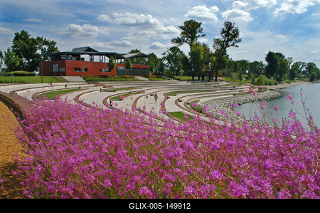Budapest, 2008-08-17.  A Kopaszi gát a Duna parton-stock-foto