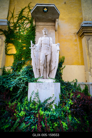 Székesfehérvár, Ludovicus Magnus szobor-stock-foto