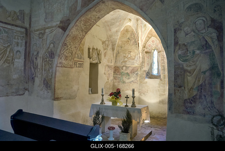 Velemér, Árpád-kori templom-stock-foto