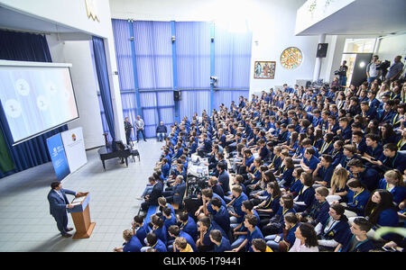 Áder János klímavédelmi tanórát tartott Budakeszin-stock-foto