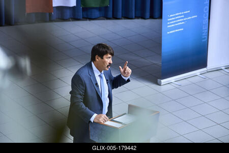 Áder János klímavédelmi tanórát tartott Budakeszin-stock-foto