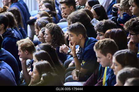 Áder János klímavédelmi tanórát tartott Budakeszin-stock-foto