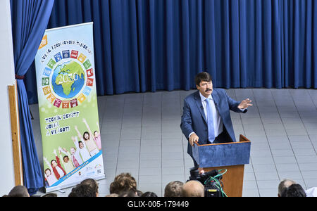 Áder János klímavédelmi tanórát tartott Budakeszin-stock-foto