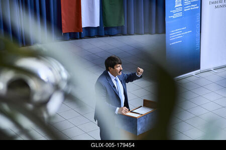 Áder János klímavédelmi tanórát tartott Budakeszin-stock-foto