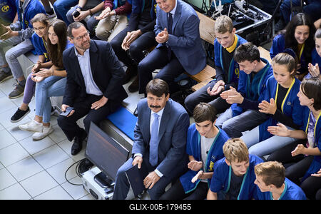Áder János klímavédelmi tanórát tartott Budakeszin-stock-foto