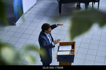 Áder János klímavédelmi tanórát tartott Budakeszin-stock-foto