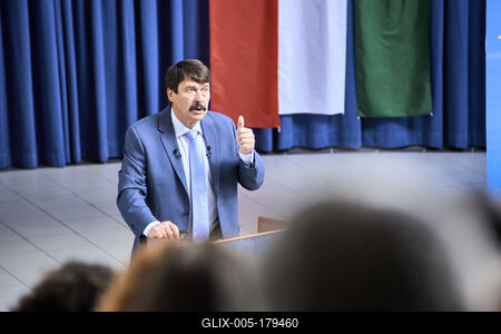 Áder János klímavédelmi tanórát tartott Budakeszin-stock-foto