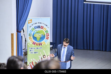 Áder János klímavédelmi tanórát tartott Budakeszin-stock-foto