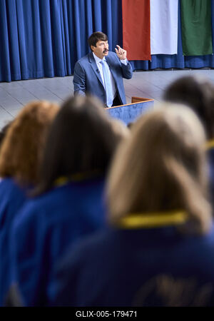 Áder János klímavédelmi tanórát tartott Budakeszin-stock-foto