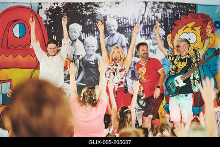 Az Apacuka zenekar koncertje-stock-foto