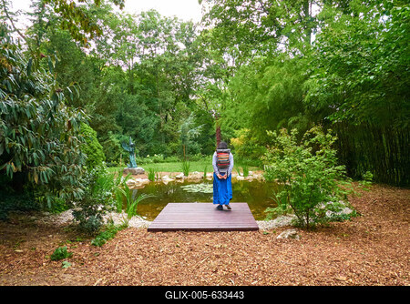 Pannonhalma *** Serene Garden Pond with Sculpture-stock-foto