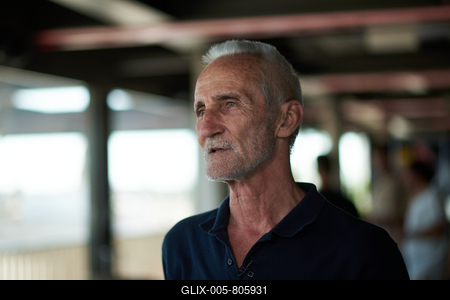Besenyei Péter — Elderly Man Looking Away-stock-foto