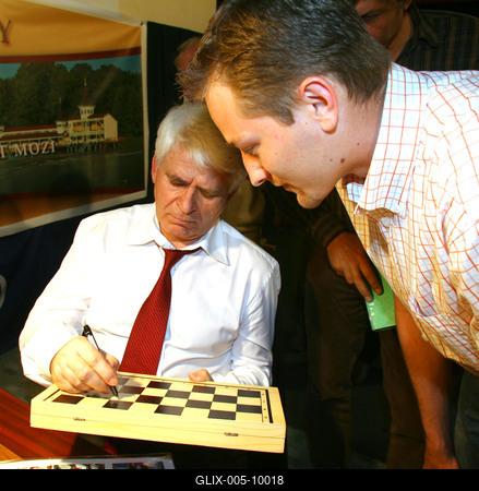 Spasszkijt kapta 70. születésnapjára Portisch Lajos-stock-foto