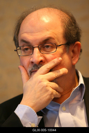 Budapestre érkezett Salman Rushdie-stock-foto