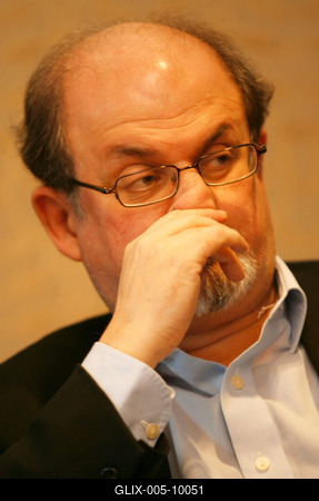 Budapestre érkezett Salman Rushdie-stock-foto