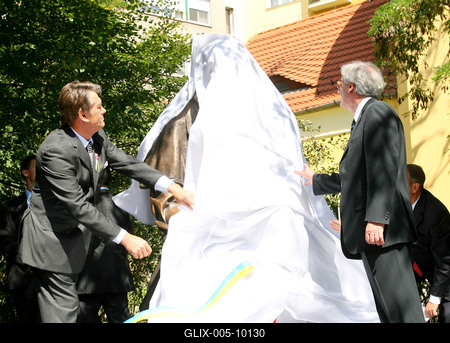 Leleplezték Sevcsenko szobrát Budapesten-stock-foto