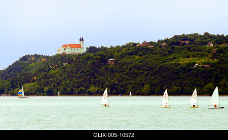 Lassan indul az idei szezon a Balatonon-stock-foto