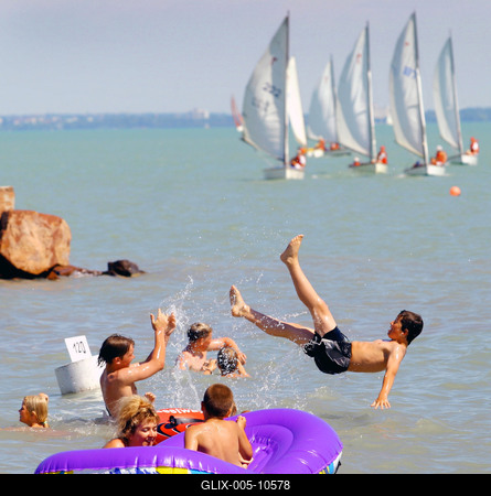 Lassan indul az idei szezon a Balatonon-stock-foto