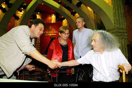 Faludy erotikus versei már CD-n is-stock-foto