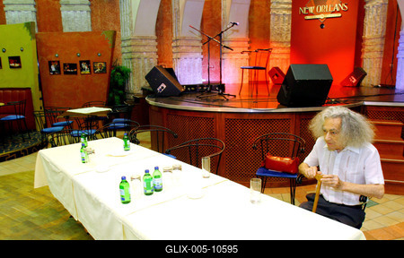 Faludy erotikus versei már CD-n is-stock-foto