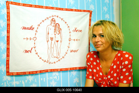 Modernkori falvédők-stock-foto