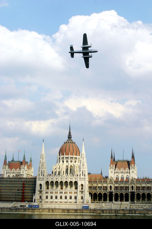 Légibemutató a Duna felett-stock-foto