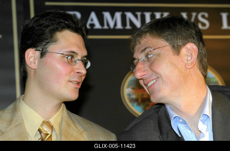 Sajtótájékoztató a Kramnyik-Lékó sakkvilágbajnoki döntöről-stock-foto