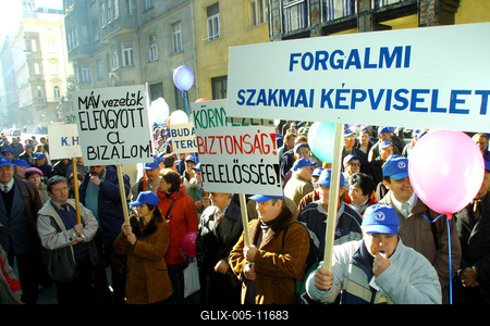Munkahelyükért demonstráltak a vasutasok-stock-foto