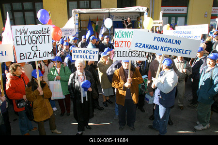 Munkahelyükért demonstráltak a vasutasok-stock-foto