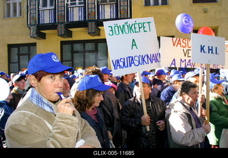 Munkahelyükért demonstráltak a vasutasok-stock-foto