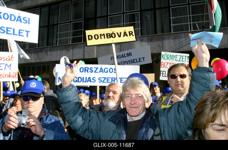 Munkahelyükért demonstráltak a vasutasok-stock-foto