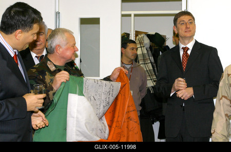 Hazaérkeztek az irakban szolgáló katonák-stock-foto