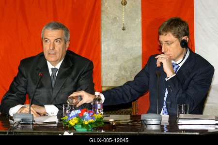 Budapestre látogatott Calin Popescu Tariceanu román miniszterelnök-stock-foto