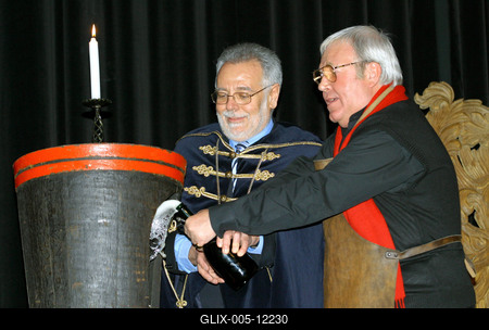 A Le a fejjel díszbemutatója az Urániában-stock-foto