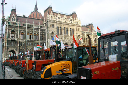 A Kossuth téren demonstrálnak a gazdák-stock-foto