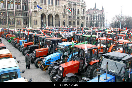 A Kossuth téren demonstrálnak a gazdák-stock-foto