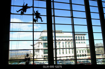 Hétfőn nyit a Művészetek Palotája-stock-foto