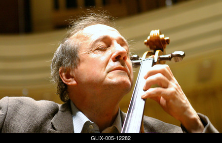 Hétfőn nyit a Művészetek Palotája-stock-foto