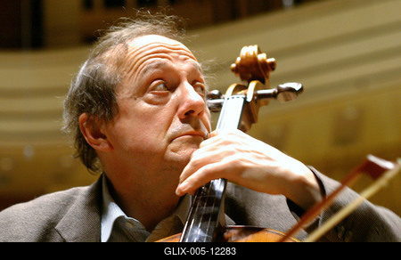 Hétfőn nyit a Művészetek Palotája-stock-foto