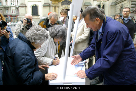 Szimpátiaszavazás a köztársasági elnök személyéről a Fidesz szervezésében-stock-foto