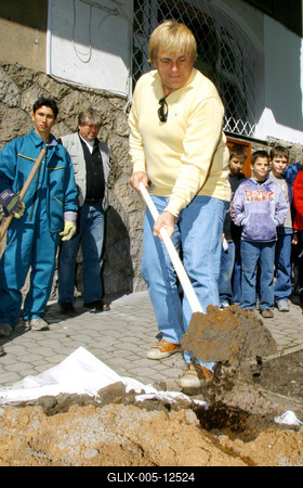 Faültetés a Föld Napja alkalmából-stock-foto